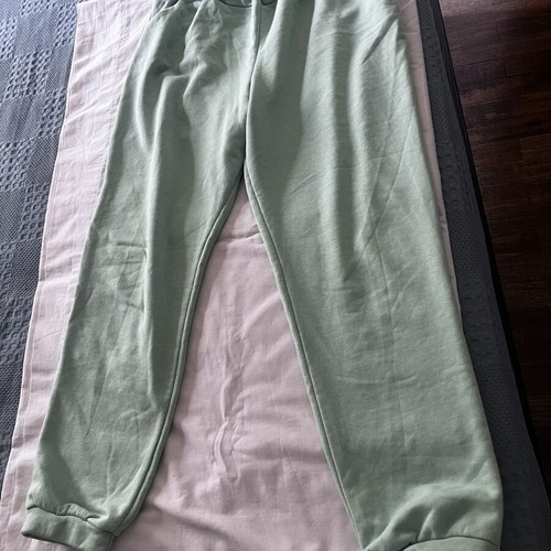 Boxnow tracksuits pack of two xl mustard and mint colors like new