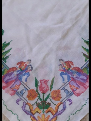 Κέντημα Αντίκα Μεταχειρισμένο Σε Λεπτή Εταμίνα Σταυροβελονιά