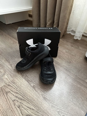Under Armour kids' sneakers size 30, black, like new