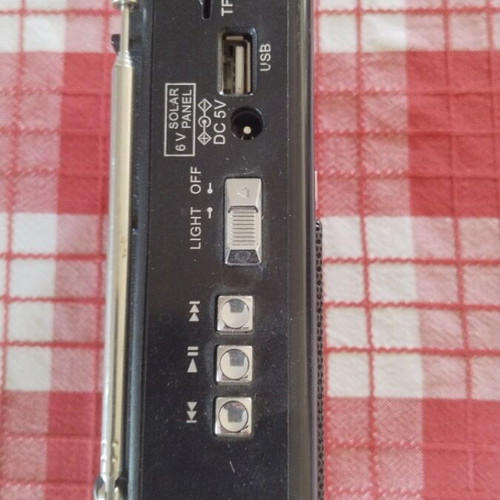 Radio FM/AM with 6 SW Bands, USB TF card, light