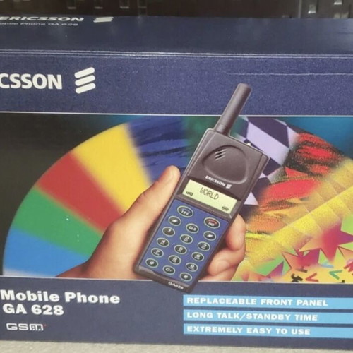 Ericsson GA 628 phone used, boxed with charger and instructions