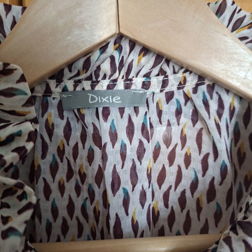 Dixie shirt small size beige like new, 100% polyester