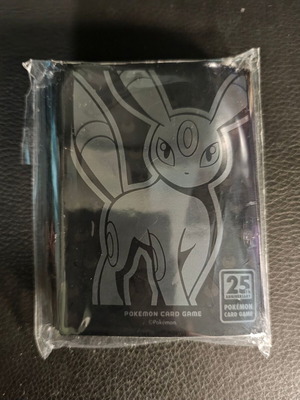 Umbreon 25th Card Sleeves new