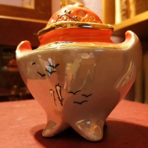 Japanese porcelain incense holder antique with damages