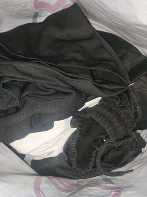 Σετ ρούχων μεταχειρισμένο σαν καινούργιο, μαύρο και άσπρο, με ολόσωμο σορτσάκι, παντελόνι και φούτερ