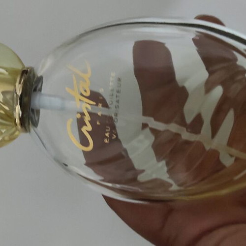 Crystal perfume used with small quantity
