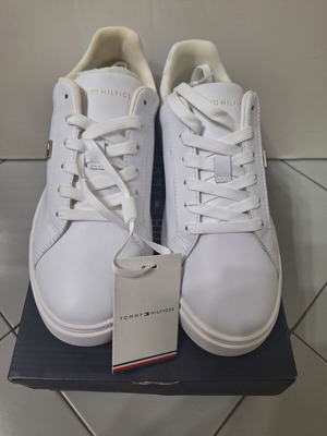 Γυναικεία sneakers Tommy Hilfiger καινούργια, άσπρα, νούμερο 37