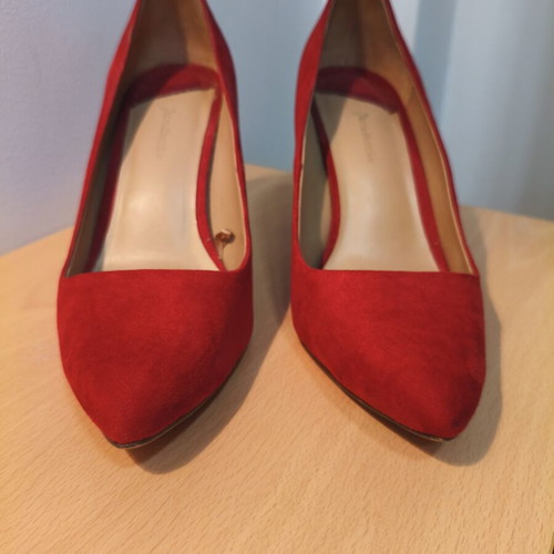 Stradivarius red suede pumps size 38 like new