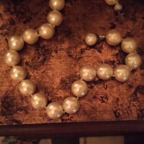 Pearl necklace like new, large size with beautiful clasp
