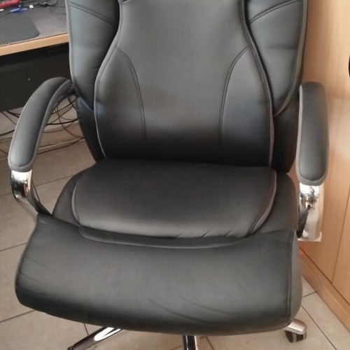 Black new executive office chair