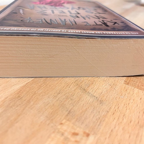 Book Mhn to Peis Pouthena by Kate Hamer like new