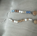Pacifier clips like new