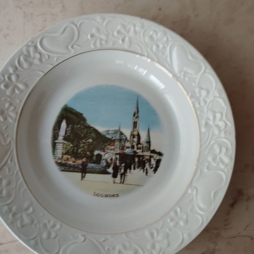 Decorative porcelain plate like new with Lourdes image