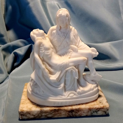 Vintage Pietà Statue by Michelangelo on Marble Base, like new