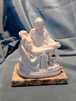 Vintage Pietà Statue by Michelangelo on Marble Base, like new
