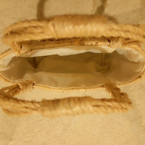 Vintage straw purse with raffia flowers like new, beige