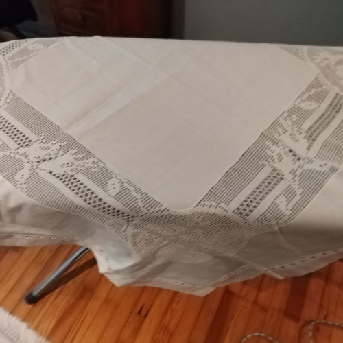Tablecloth with handmade knitted details new