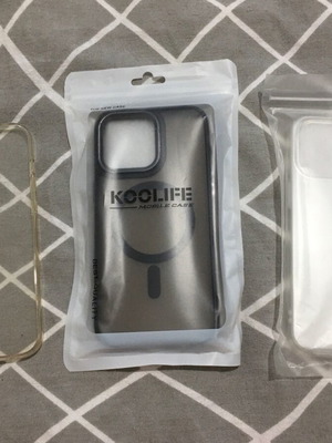 iPhone 15 Pro Max cases like new, pack of 3