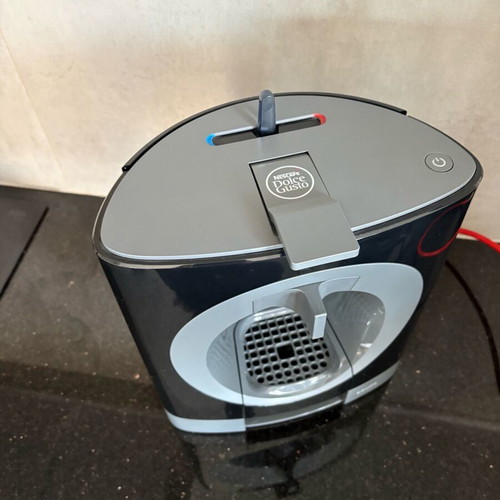 Krups Dolce Gusto Oblo coffee maker like new with metal capsule holder