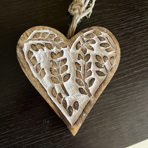 Wooden heart-shaped decorative item new