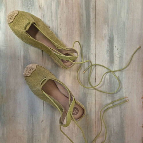 Espadrilles green size 40 like new with ankle ties
