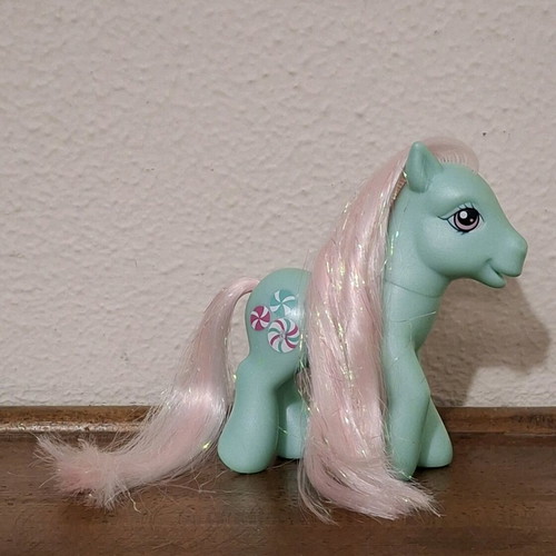 My Little Pony Minty G3 2006 Christmas Winter collectible figure like new