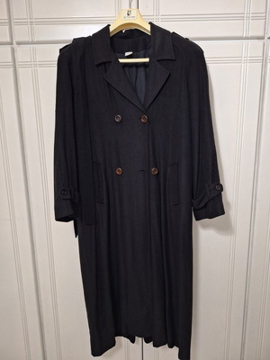 Super price for a little! Black trench coat / coat M