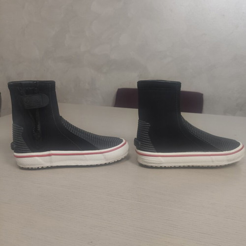 Lalizas Kids Sailing Boots Size 36 6mm Like New