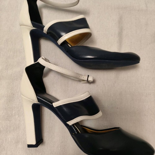 Benetton leather heels navy and white, as-new, size 37