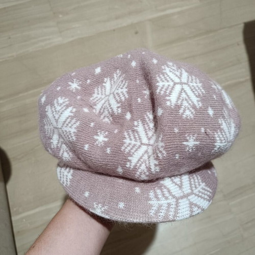 Hat like new, purple with white snowflakes, warm for winter