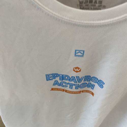 T-shirt dry fit collectible children's size XS used
