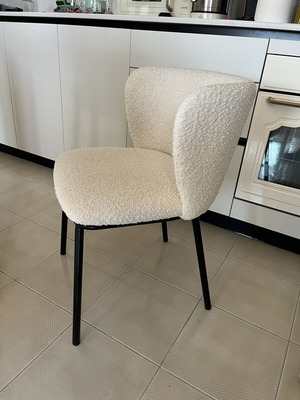 Καρέκλες τραπεζαρίας Kave Home Ciselia, σετ 6, λευκό μπουκλέ