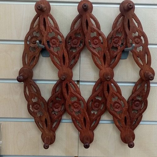 Vintage wooden expandable wall hanger made of sheesham wood like new, boho style
