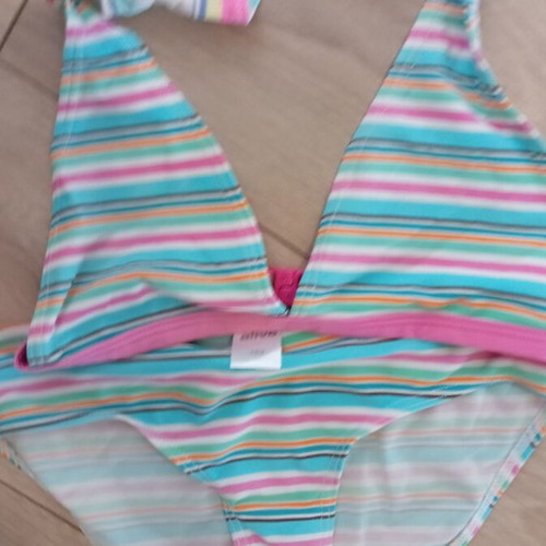 Girls' swimwear and bras used, 16 pieces size 146-152, colorful