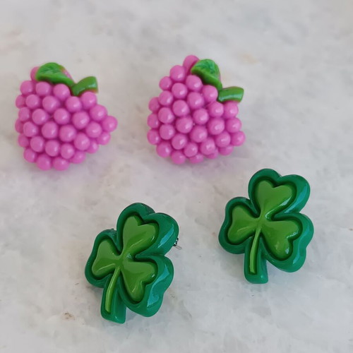 Plastic stud earrings like new, grape and clover design