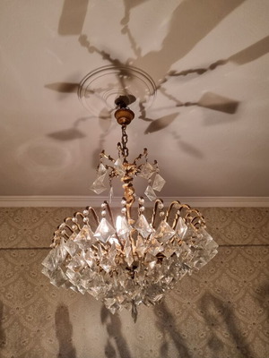 Crystal vintage chandelier like new, 60 cm diameter