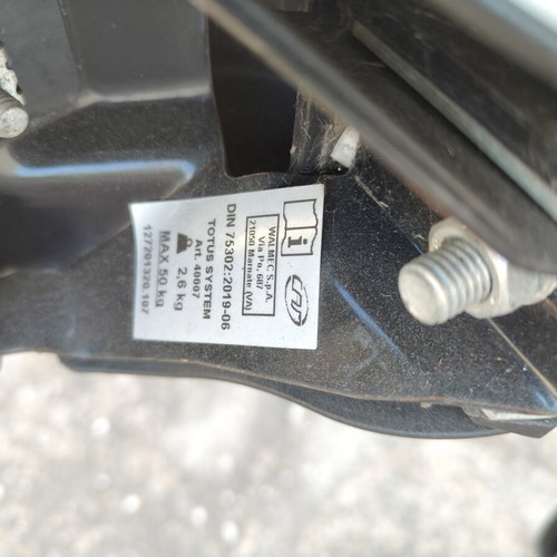 G3 Italian Roof Box used with bars, opens both sides