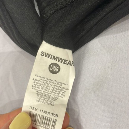 Black swimsuit top size L like new