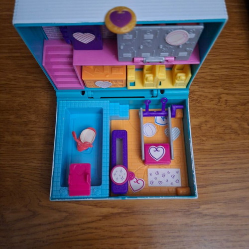 Polly Pocket Mini Middle School Compact used, Mattel model GFM48 FRY35