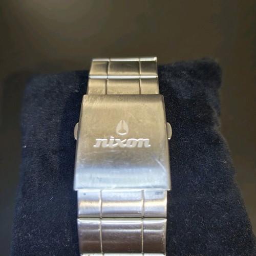 Nixon Full Throttle The Quatro watch silver like new, fully functional