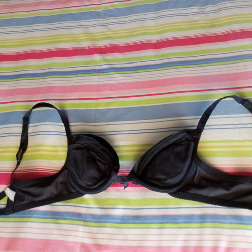 Wonderbra Vintage 90s Original Push-Up Bra like new, black satin