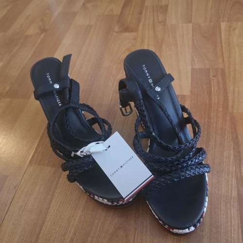 Tommy Hilfiger sandals new, genuine leather, size 38.5