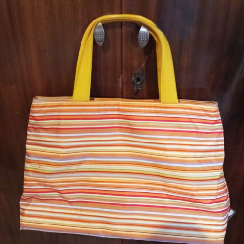 Beach bag orange with multicolor stripes like new, shoulder type