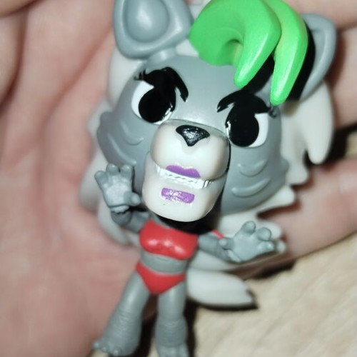Five Nights at Freddy's Roxy Keychain like new