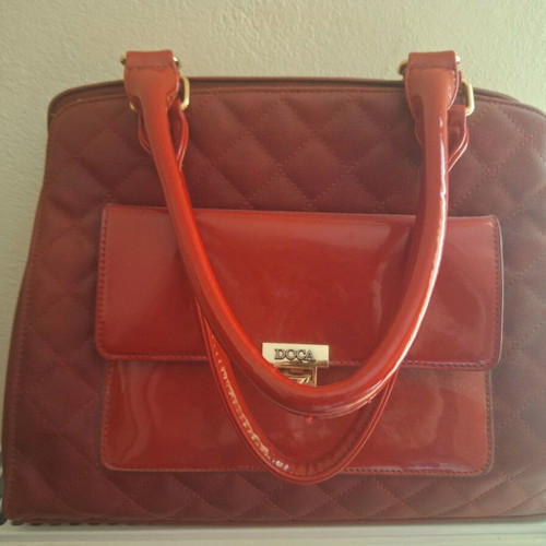 Doca women's shoulder bag like new, large red