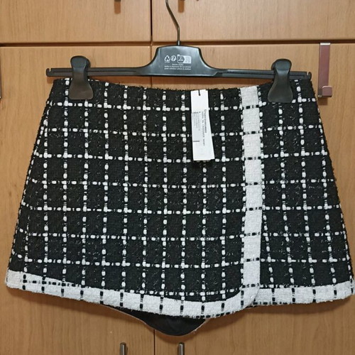 Alice + Olivia skort - unworn - size 8 (medium)