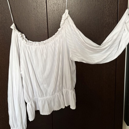 White H&M Off-Shoulder Blouse Like New Size L