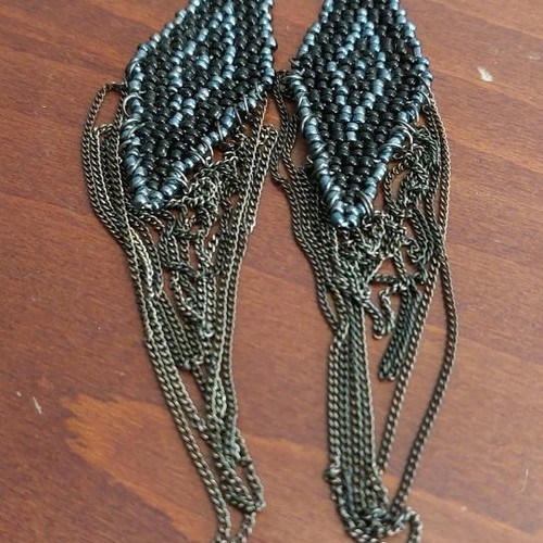 Earrings used, pack of 22 pairs in trendy designs
