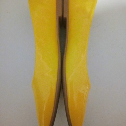 Yellow patent leather women's pumps used, size 37