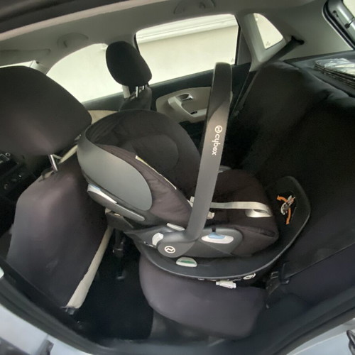 CYBEX Z i-Size baby car seat with ISOFIX base